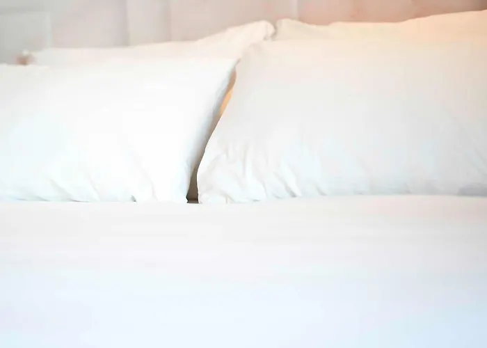 B&B Hotel Clermont-Ferrand Le Brezet Aeroport